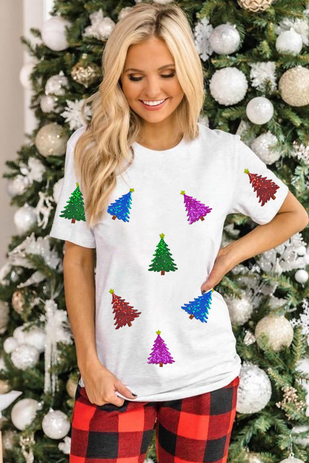 Camiseta navideña con estampado de árbol de Navidad blanco brillante y mangas con puños