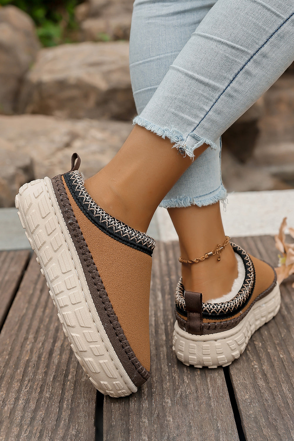 Chaussons d'hiver en peluche à coutures contrastées blanches