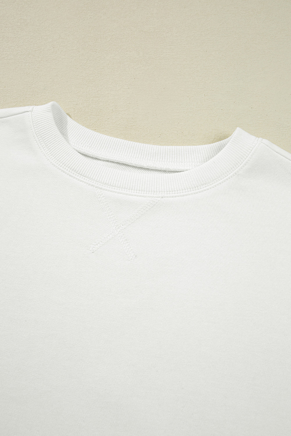 Blusa holgada con mangas globo y volantes de flores blancas de patchwork