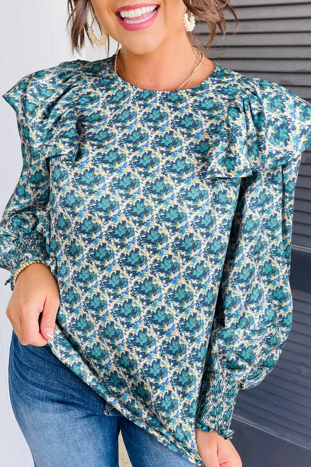 Blusa con mangas abullonadas y puños fruncidos con estampado abstracto verde