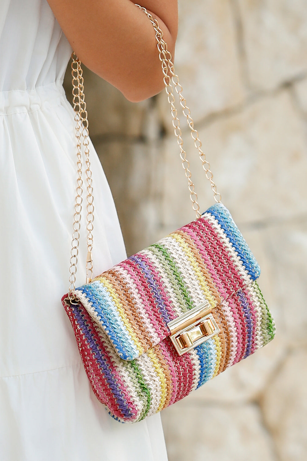 Sac à bandoulière simple à rabat en crochet à rayures multicolores
