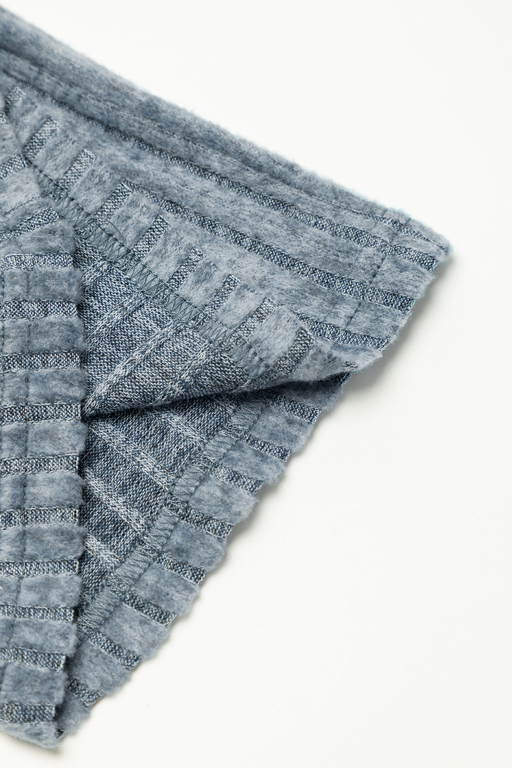 Mono de pierna ancha, manga corta y abertura en la cerradura de canalé en azul crepúsculo