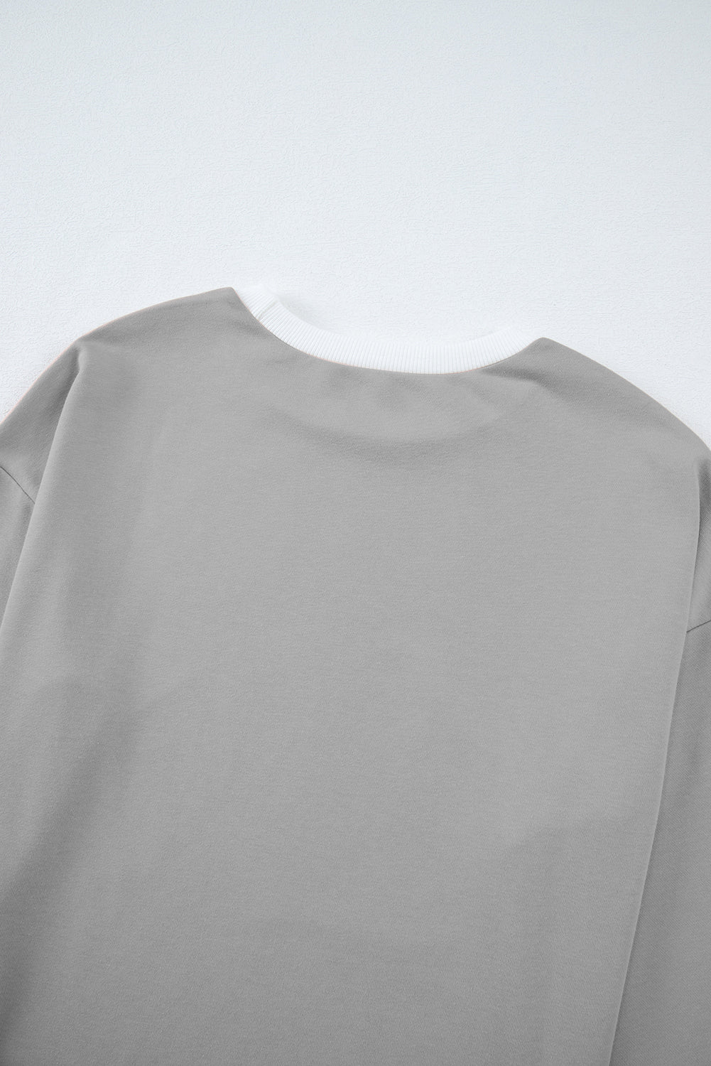 Conjunto de jersey y pantalón de manga larga con ribete en contraste gris