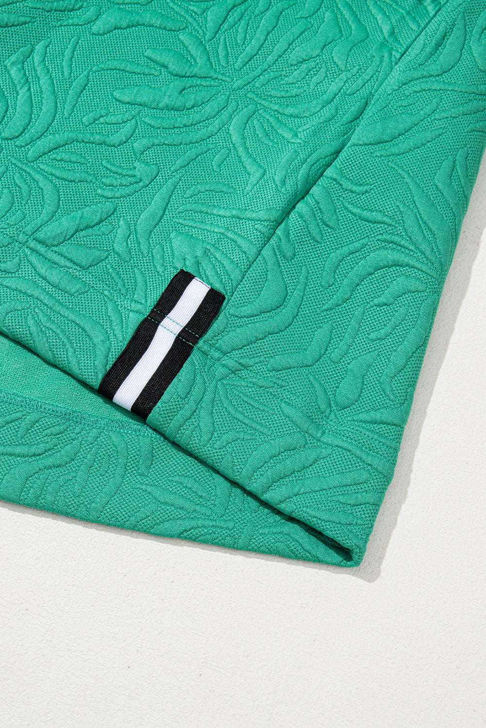 Vestido con escote color vibrante y cremallera de un cuarto con textura de jacquard verde mar