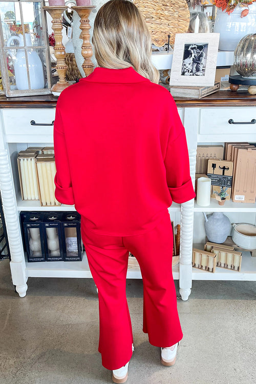 Ensemble pull rouge vif uni à col en V et pantalon à pattes d'éléphant avec cordon de serrage