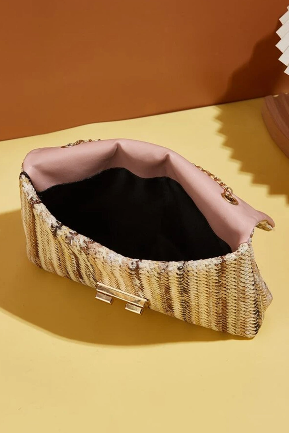 Sac à bandoulière simple à rabat en crochet à rayures multicolores