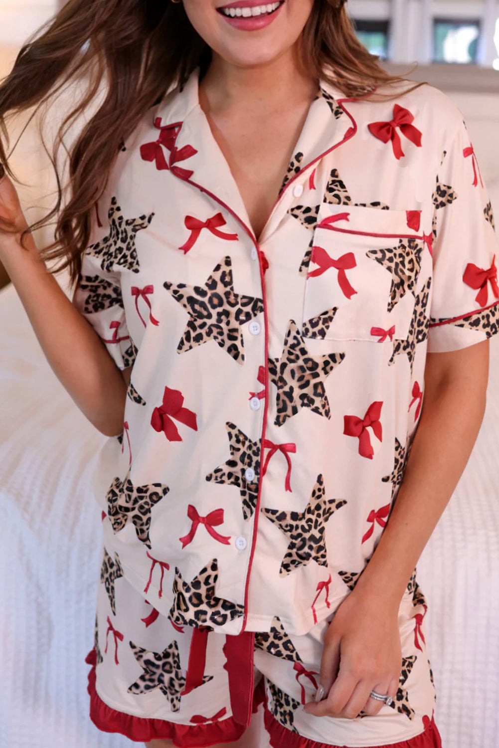 Conjunto de pijama con volantes y estampado de estrellas de leopardo blanco