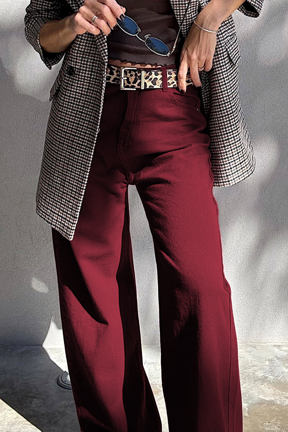 Jean taille haute ample et droit couleur unie Dahlia rouge