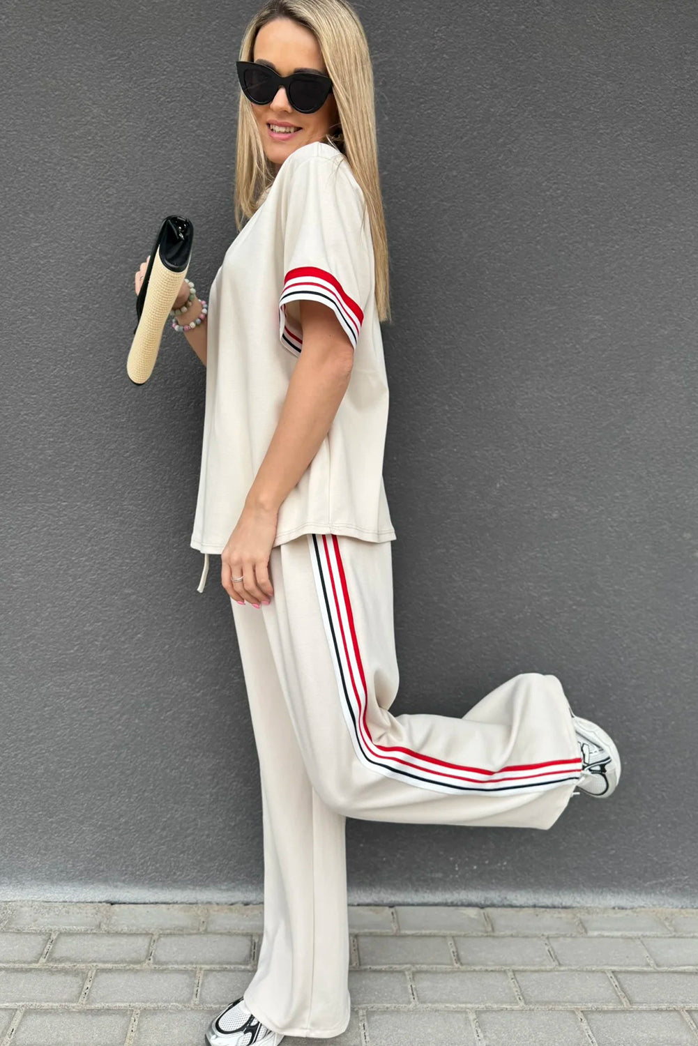 Ensemble t-shirt à col rond à rayures contrastées Jet Stream et pantalon droit ample