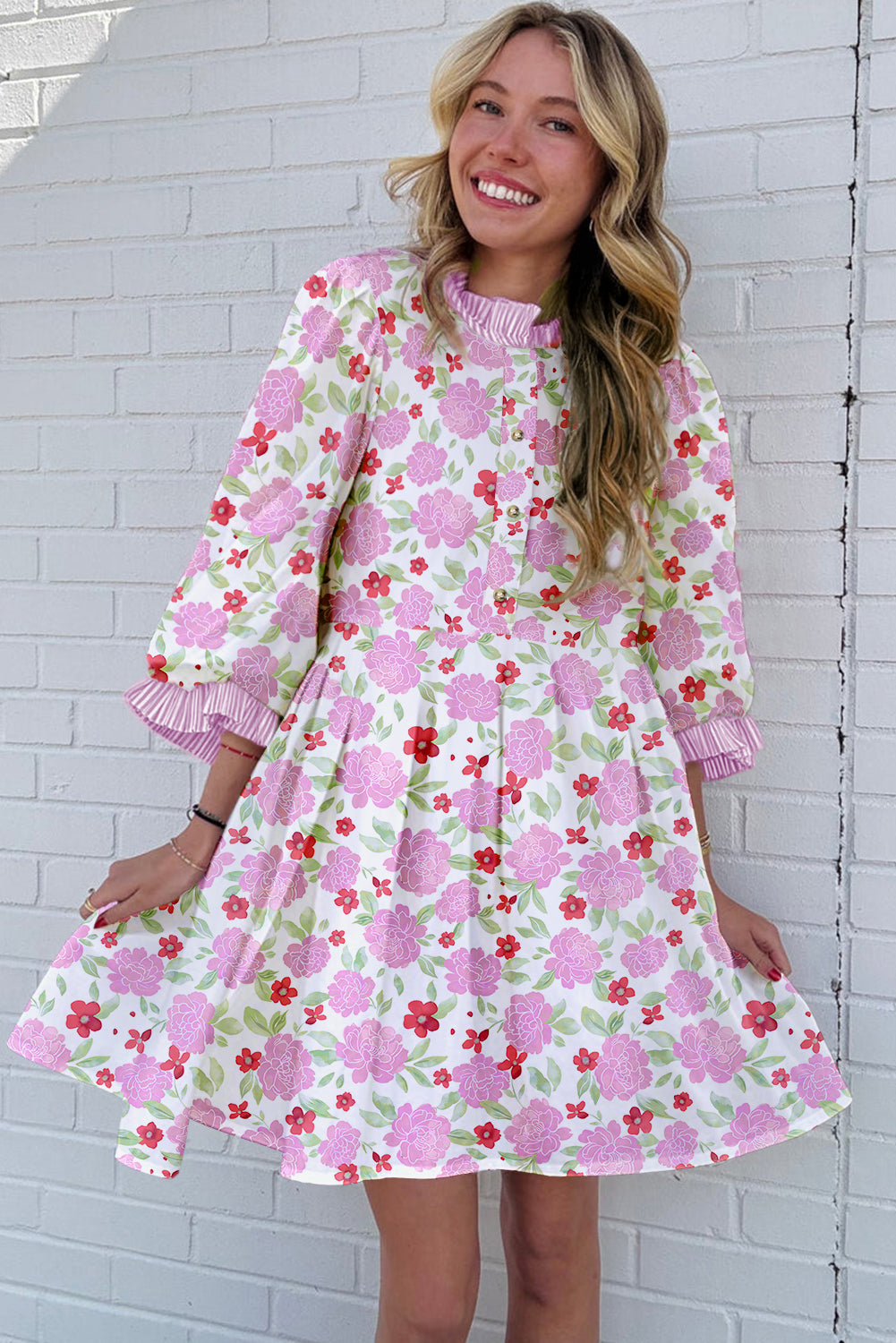 Vestido mini fluido con ribete de rayas y estampado floral rosa