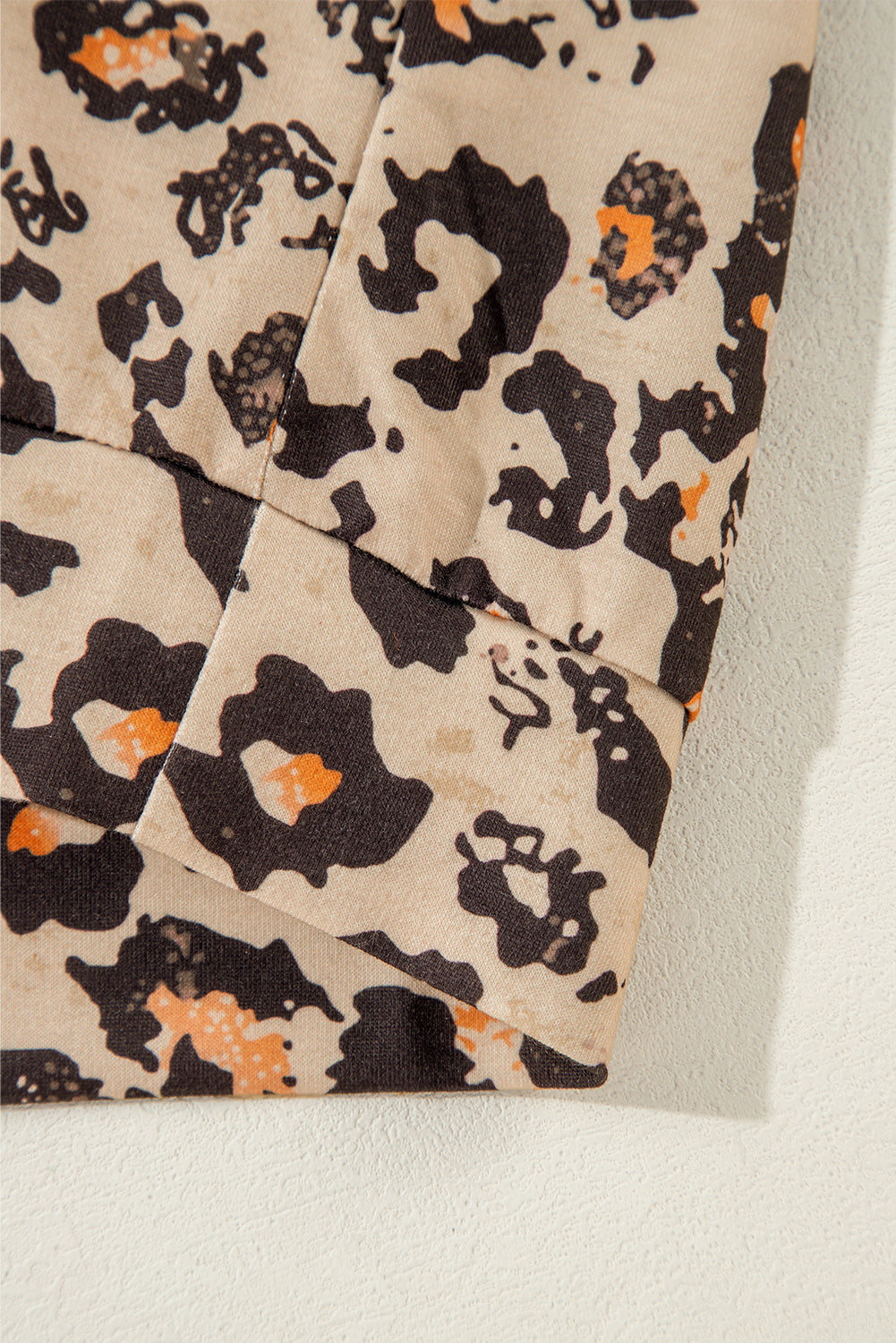 Sweat-shirt pull à manches raglan délavées à imprimé léopard marron