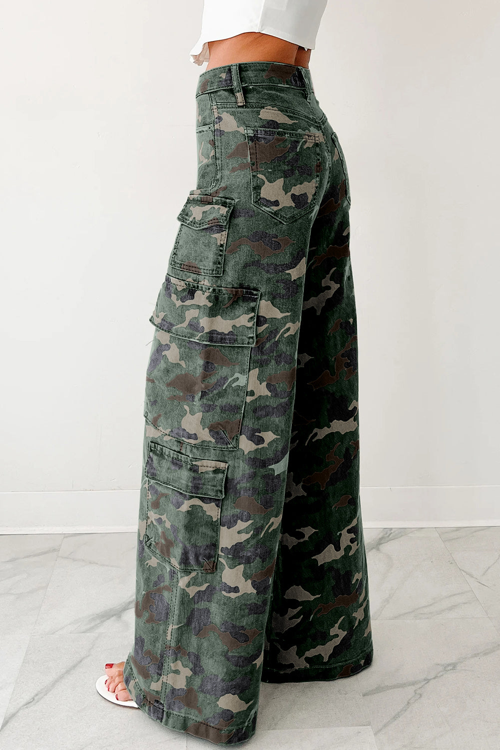 Pantalon cargo large en denim camouflage vert