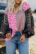 Blusa rosa estilo boho con patchwork floral mixto, hombros caídos y mangas abullonadas