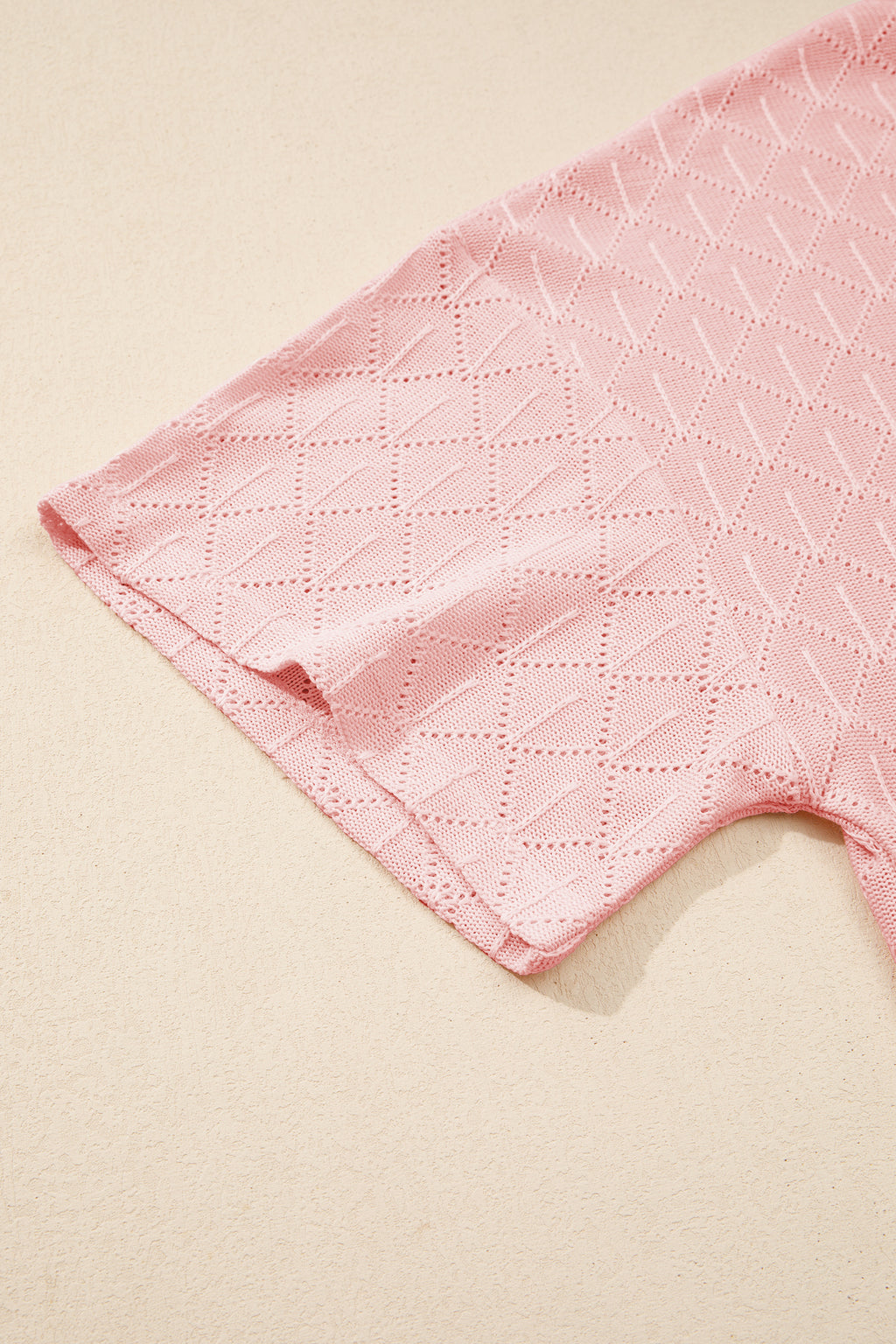 Haut ample à col en V en maille ajourée rose clair grande taille