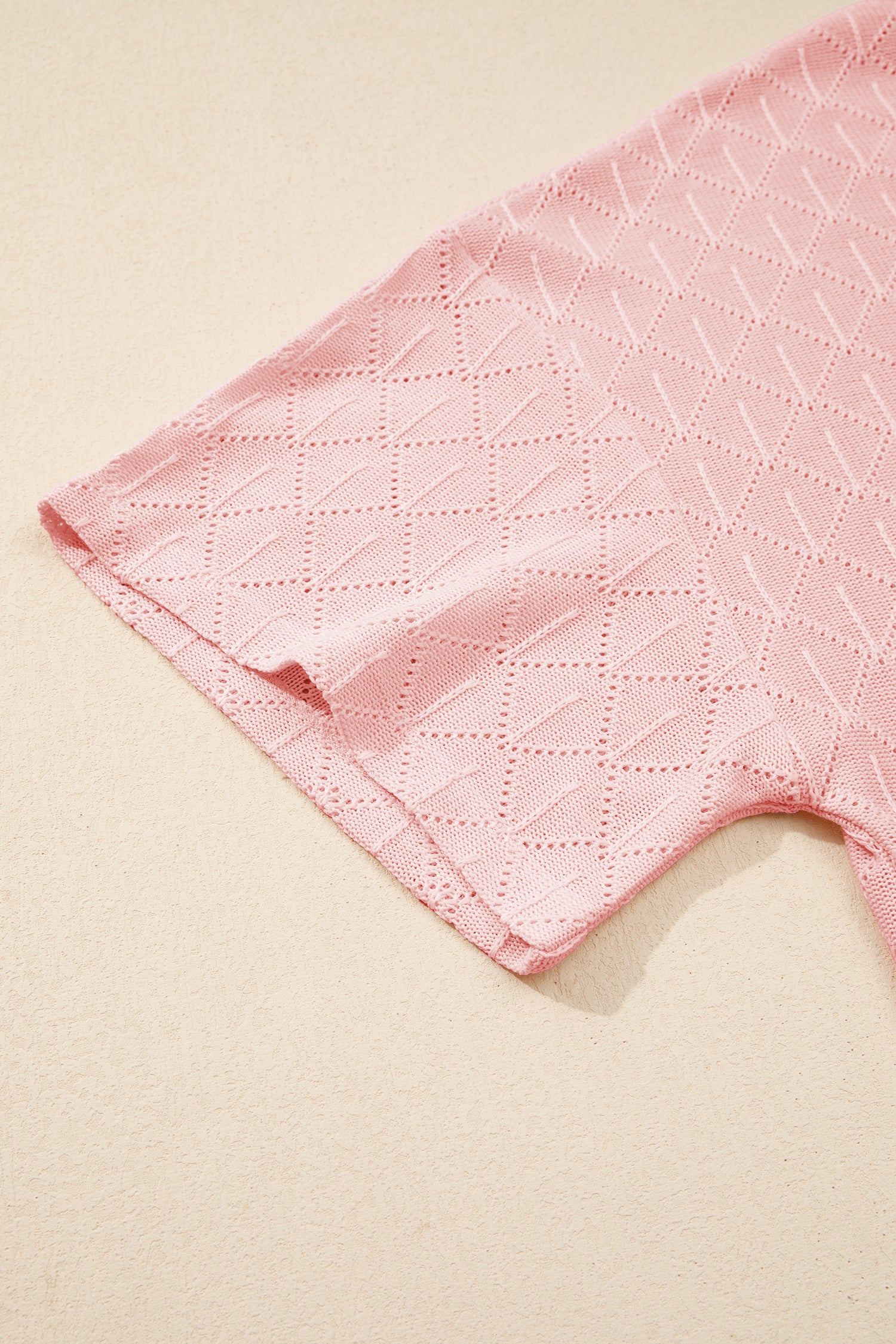 Haut ample à col en V en maille ajourée rose clair grande taille