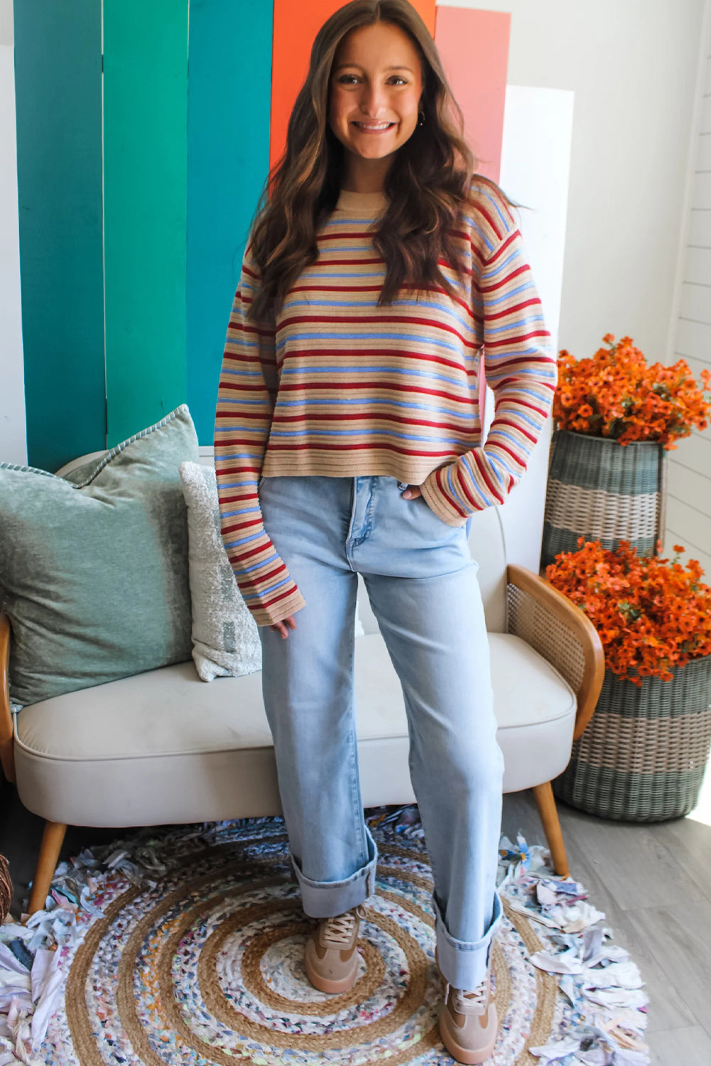 Pull d'automne court à rayures kaki et épaules tombantes, manches longues