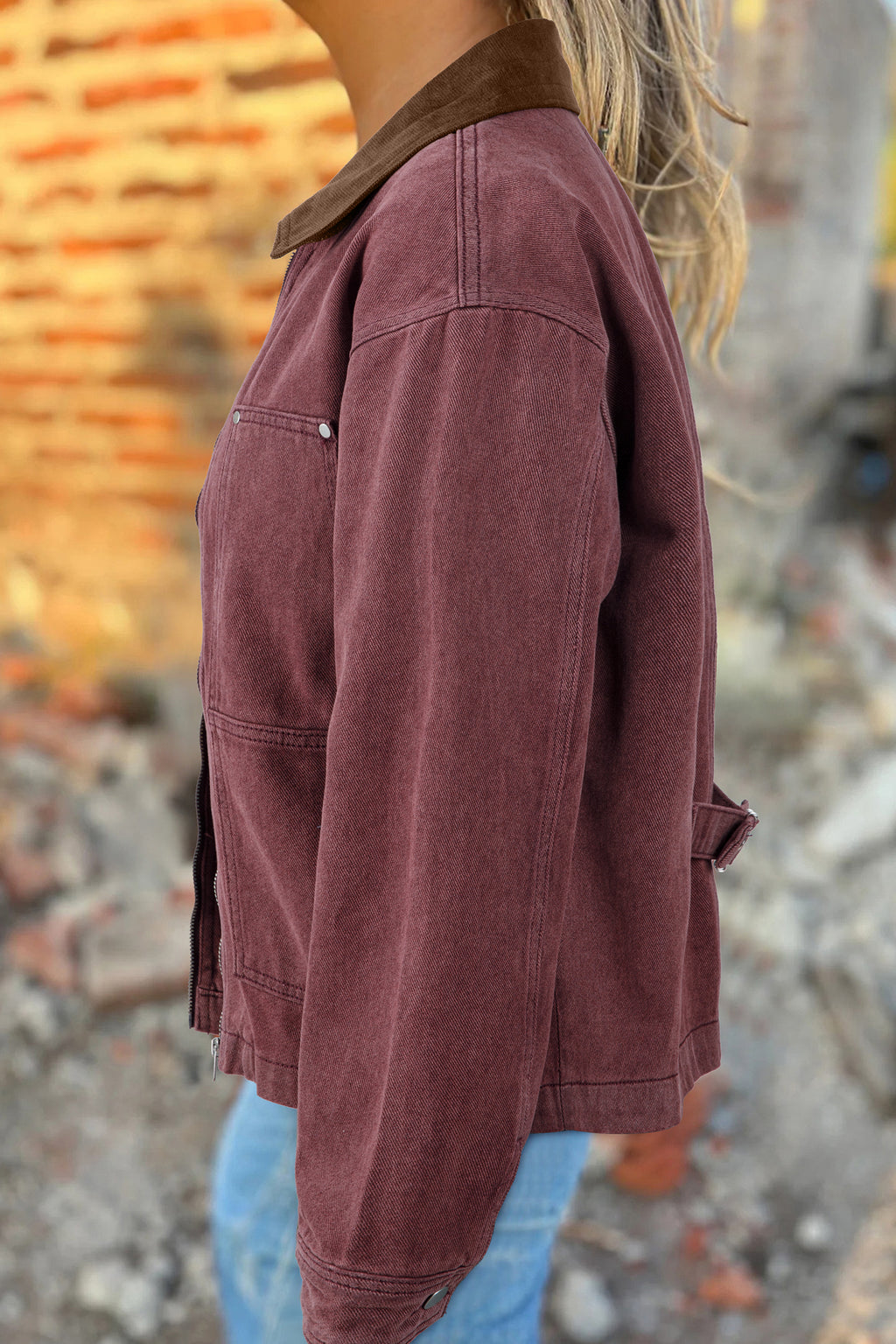 Veste en jean à col en velours côtelé couleur café et fermeture éclair sur le devant