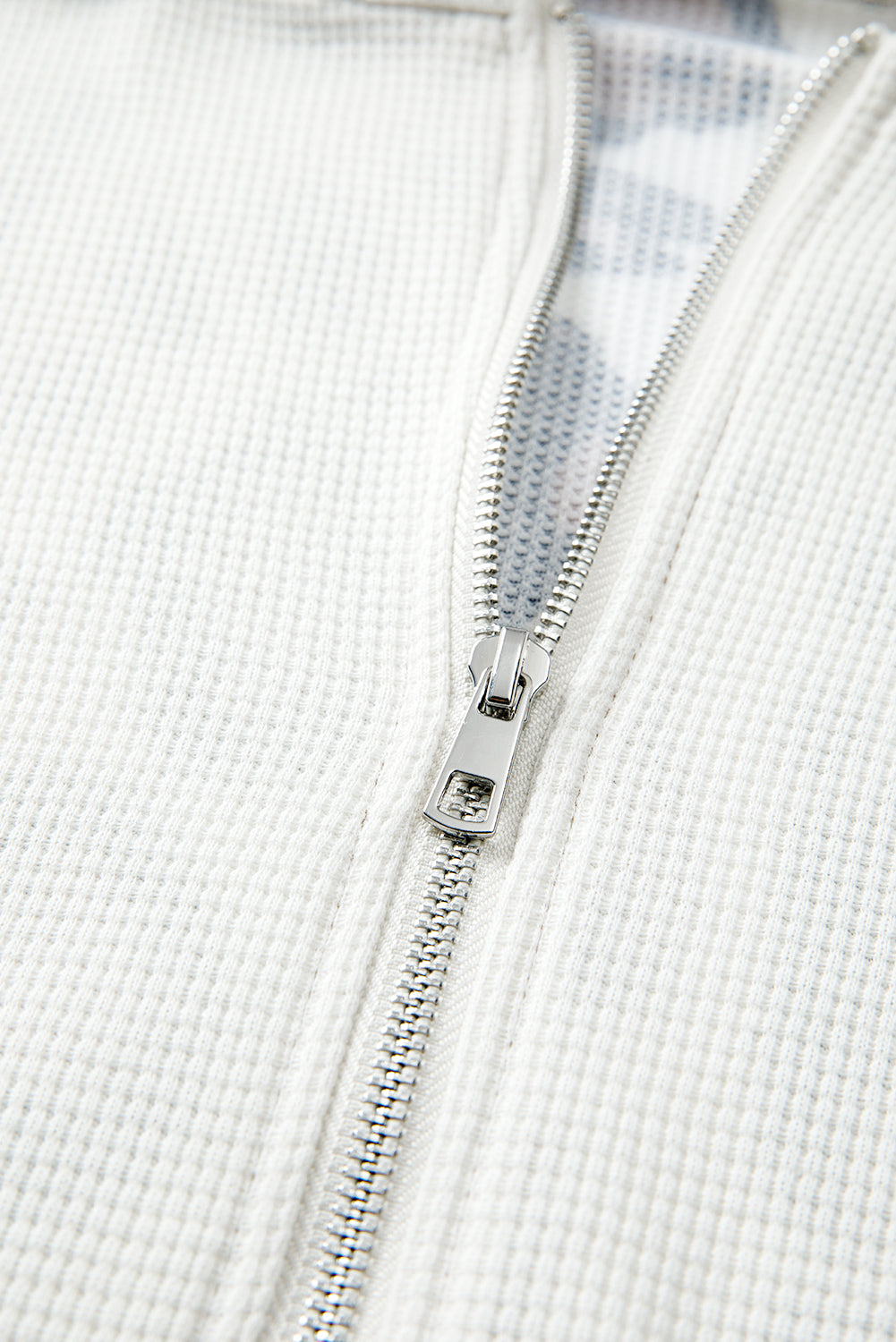 Sudadera con capucha y hombros caídos con cremallera y patchwork de textura mixta de leopardo albaricoque