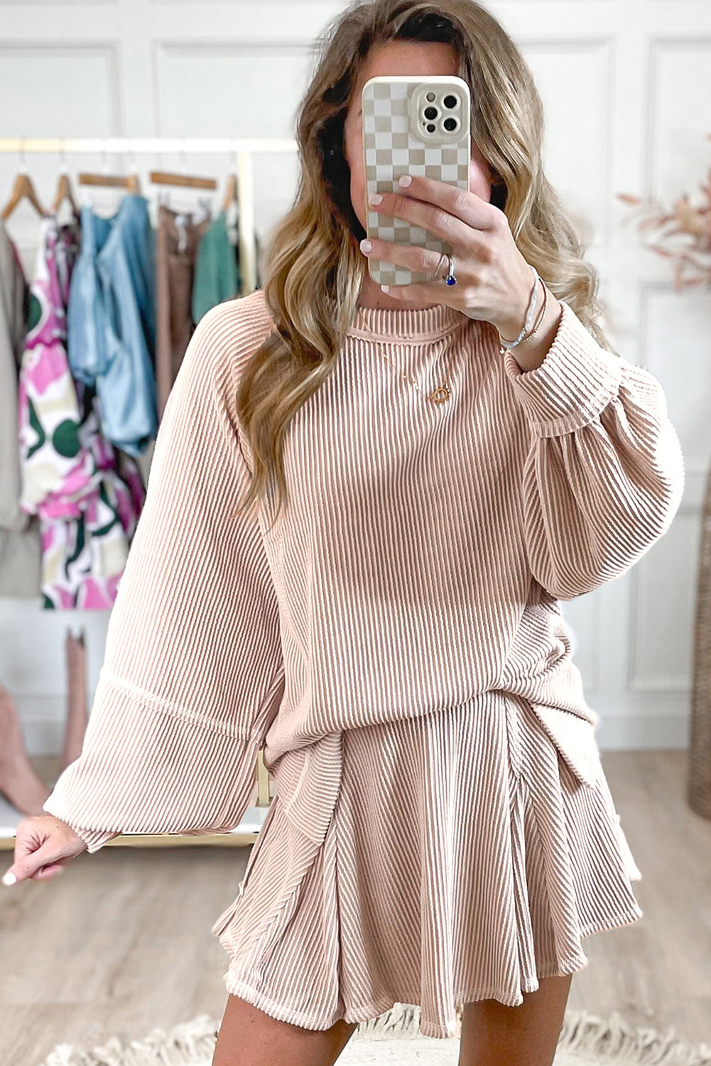 Conjunto de minifalda con volantes y mangas acampanadas con cordón Jet Stream