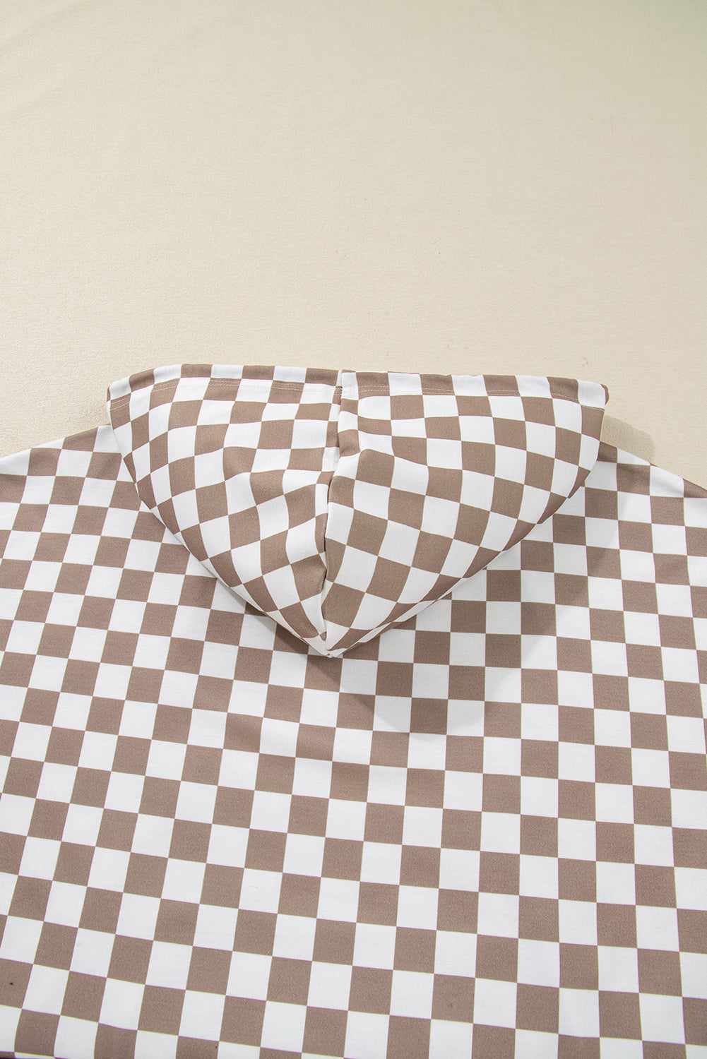 Sudadera con capucha extragrande con cuello anudado y patchwork de cuadros dobles en color caqui