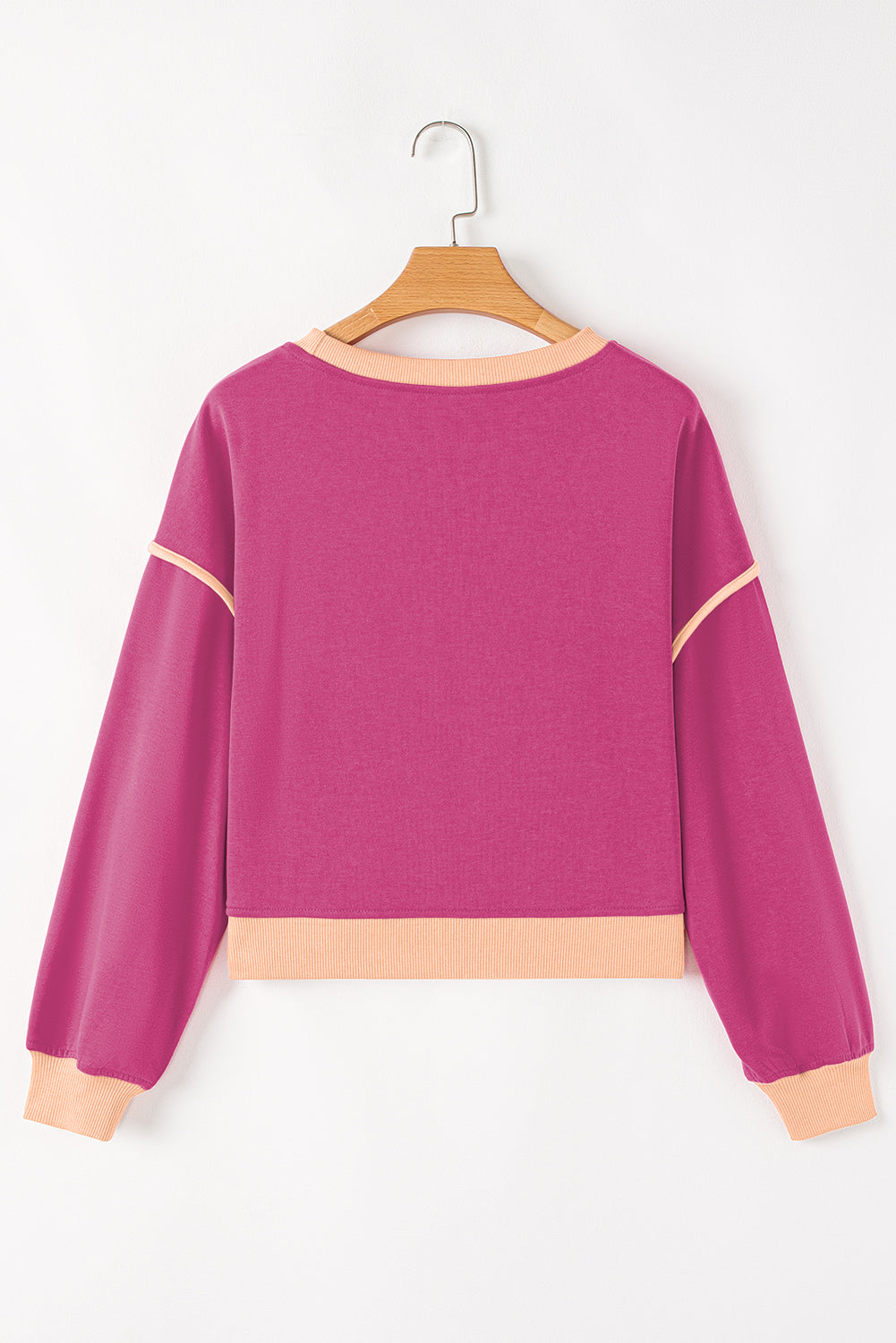 Ensemble pull ample à bordure contrastante noire et jupe-short à lacets à la taille