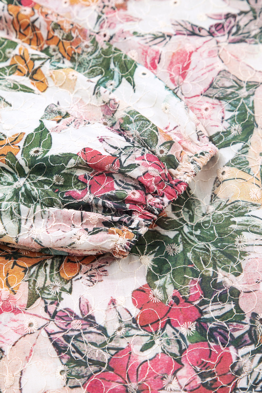 Blusa de manga larga con cuello dividido, lazo y bordado de encaje con estampado floral rosa