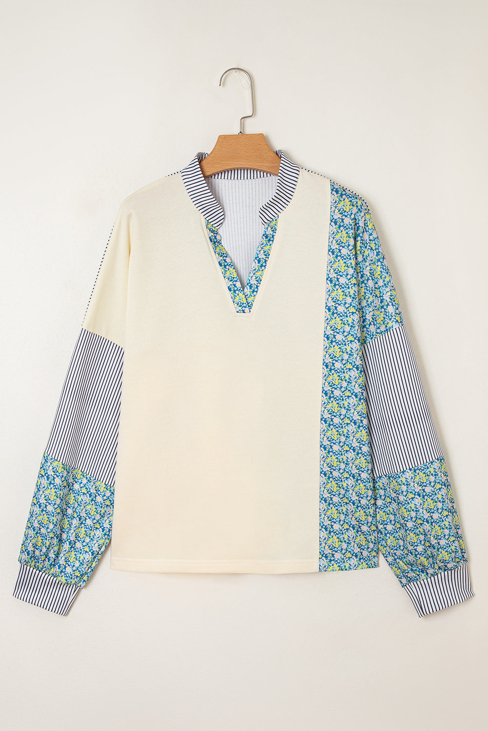 Sweat-shirt beige à rayures florales et patchwork, coupe carrée, manches tombantes