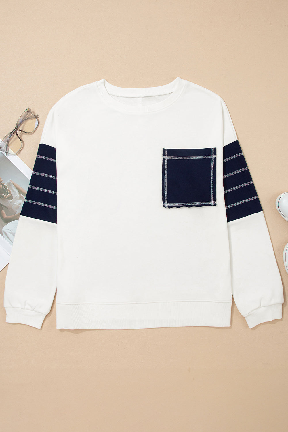 Sweat-shirt col rond côtelé patchwork en denim blanc