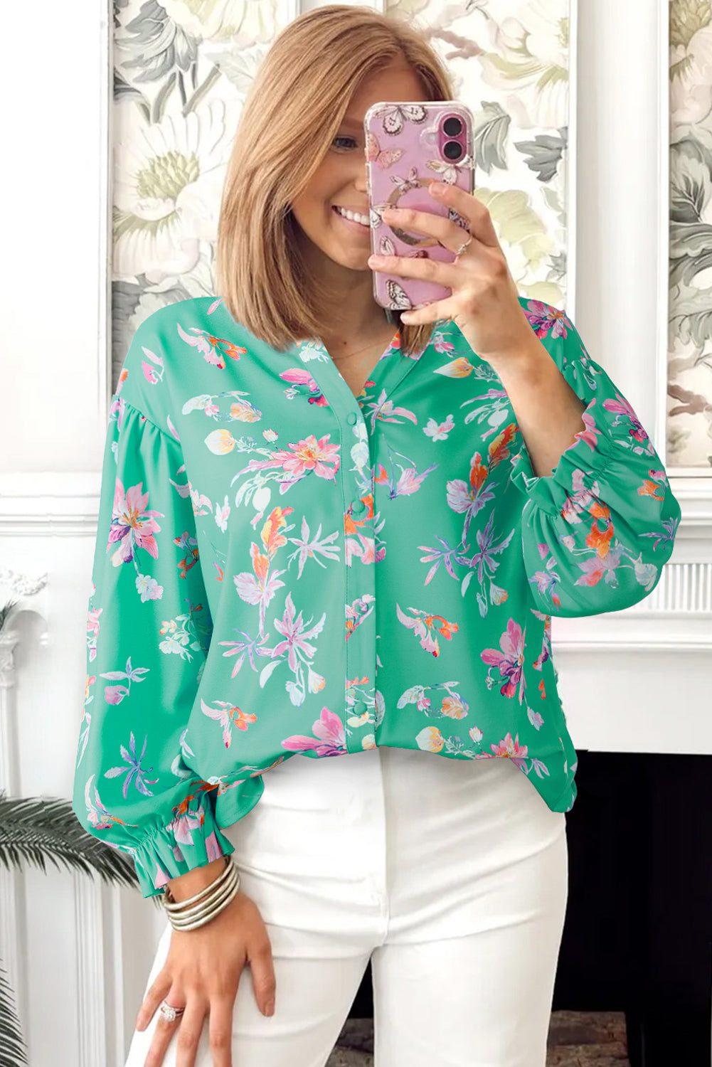 Camisa con botones delanteros y mangas farol con flores verdes