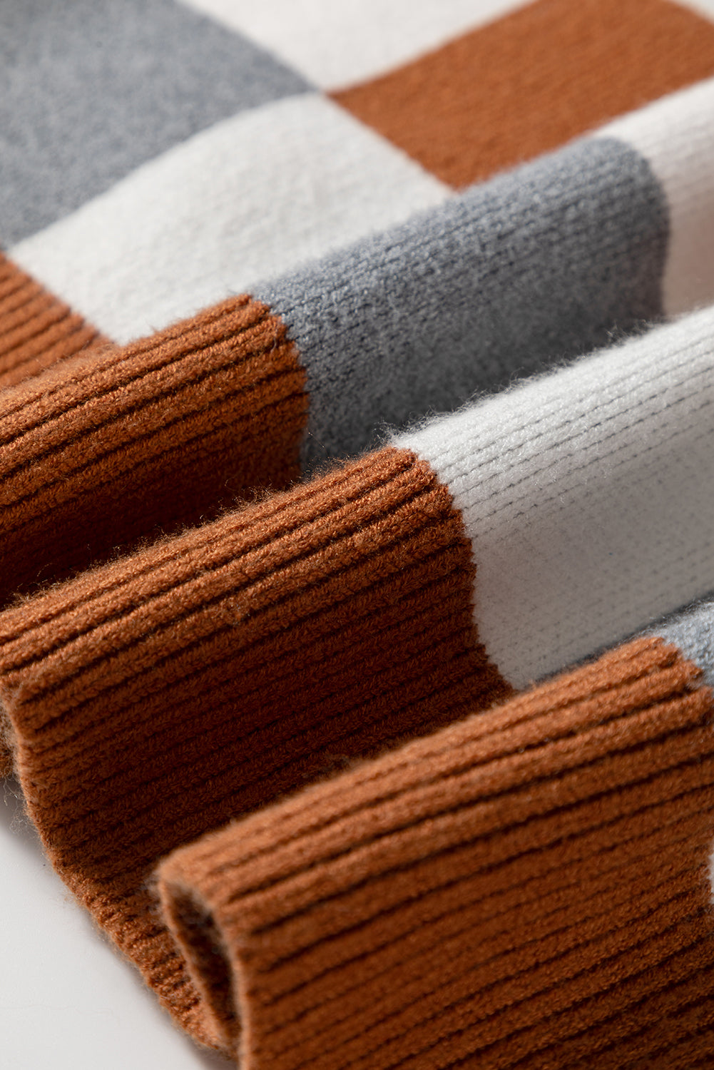 Pull grande taille à manches tombantes et à carreaux marron colorblock