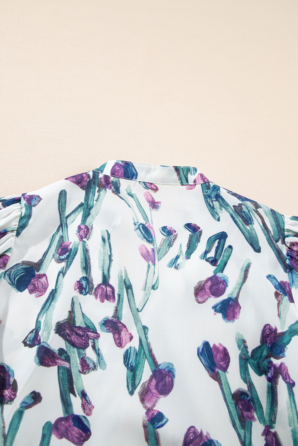 Chemisier à basque à manches bouffantes et bordure en ricrac à fleurs violettes