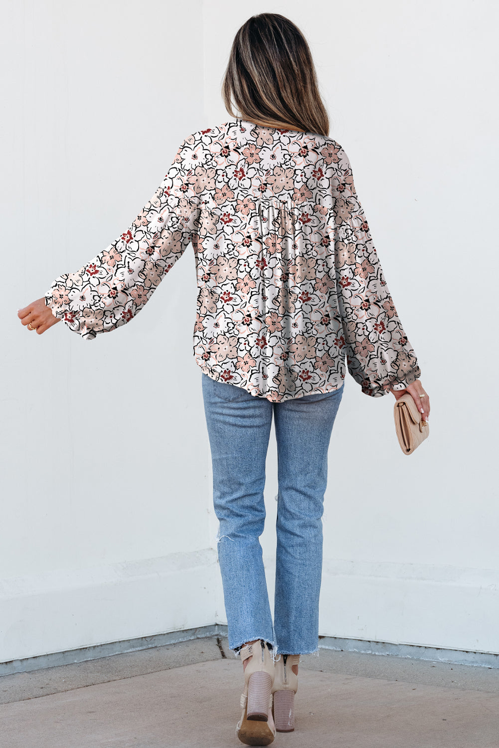 Chemise kaki à imprimé floral audacieux, manches bouffantes à volants et boutons
