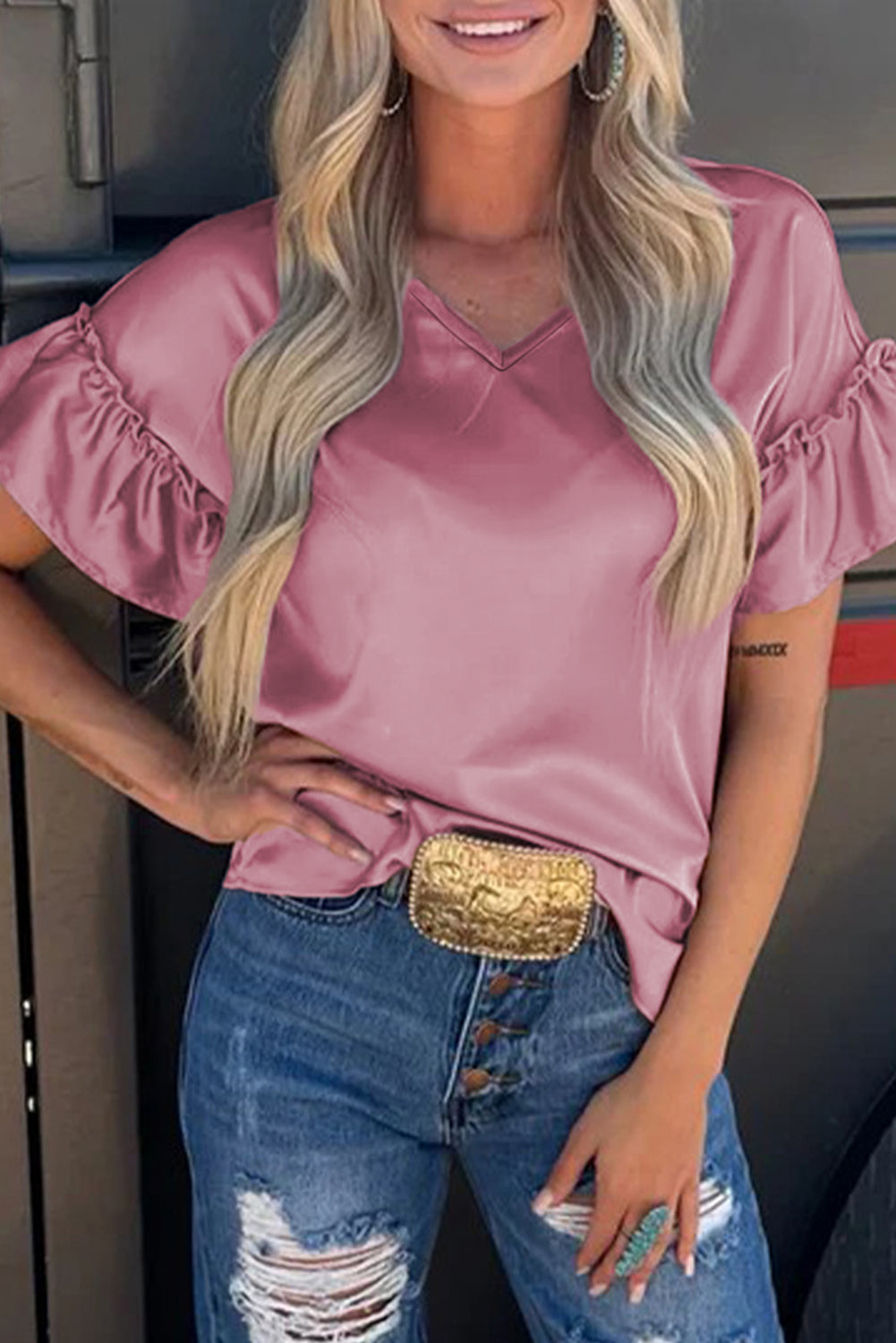 Chemisier à col en V et manches à volants en satin Toadstool