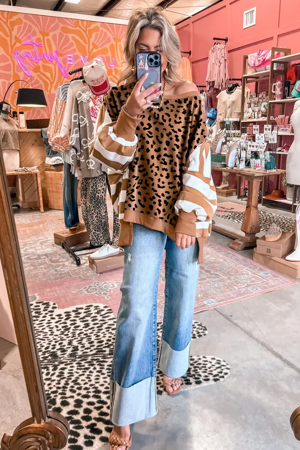 Sudadera con estampado de leopardo y rayas caqui con aberturas laterales