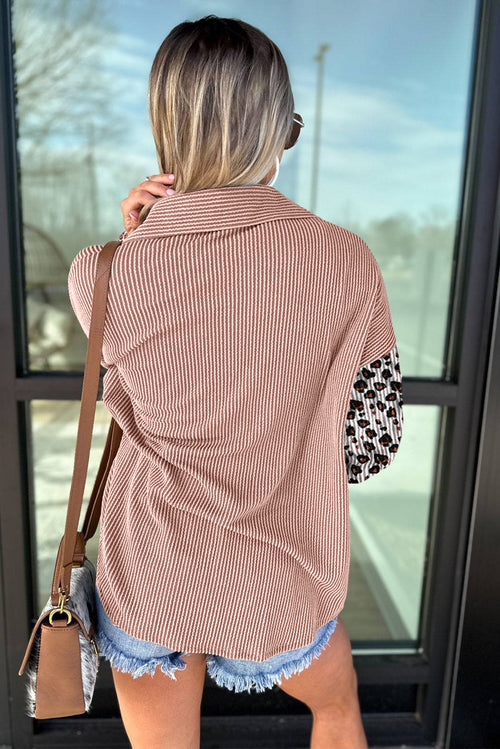 Veste-chemise décontractée kaki foncé à motif léopard et patchwork côtelé torsadé