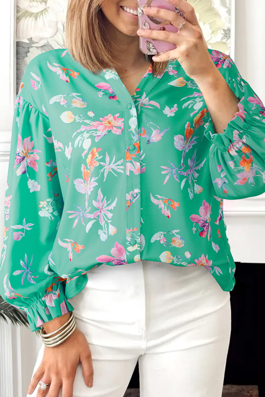Camisa con botones delanteros y mangas farol con flores verdes