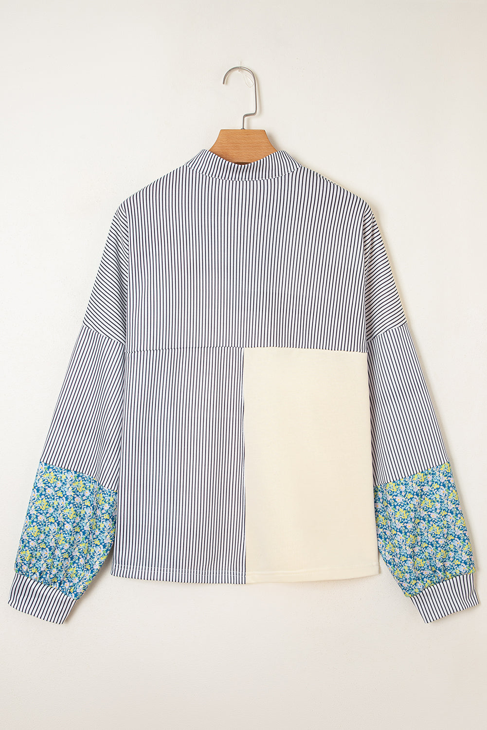 Sweat-shirt beige à rayures florales et patchwork, coupe carrée, manches tombantes