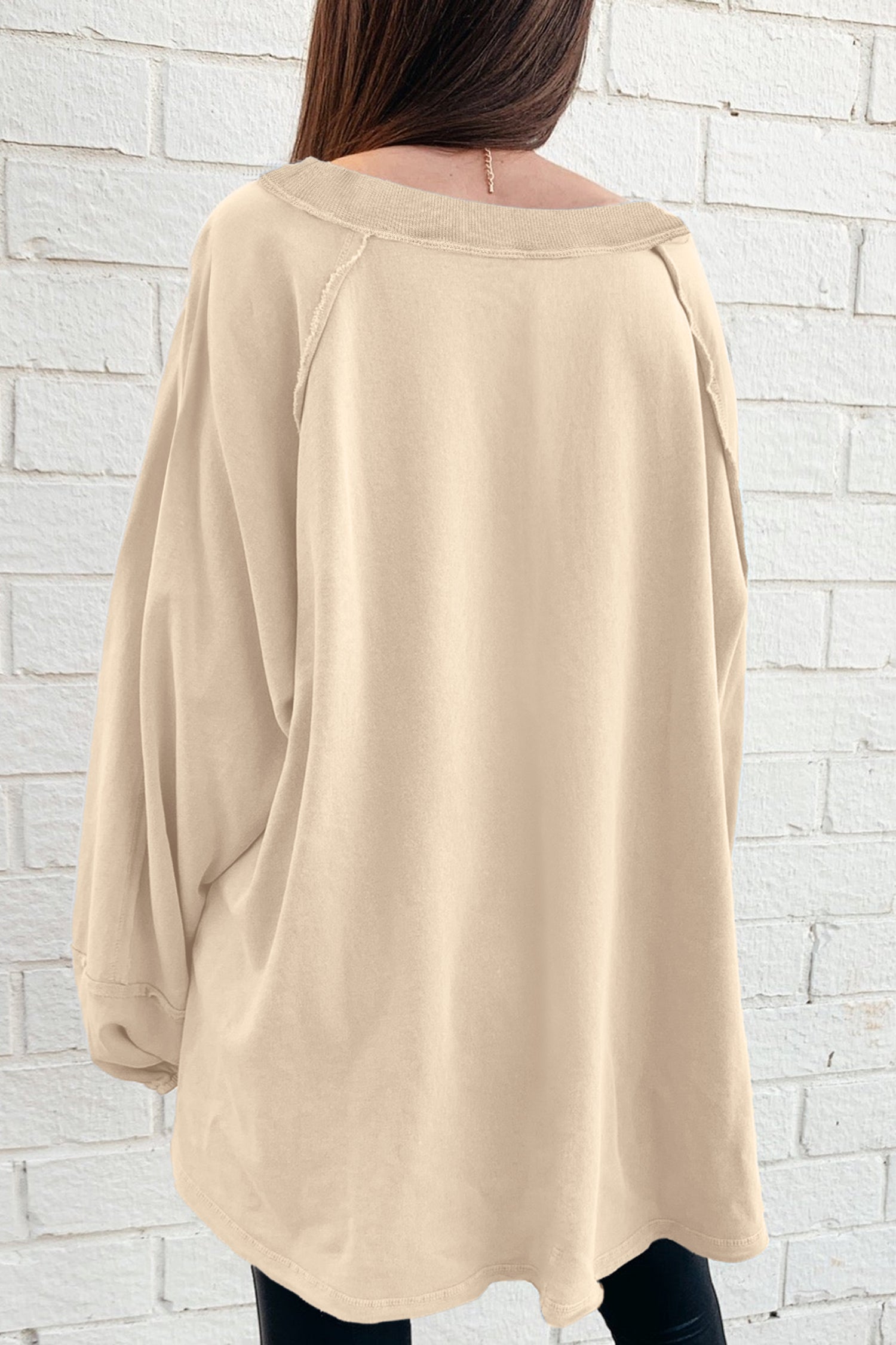 Sweat-shirt ample beige uni à coutures apparentes et patchwork