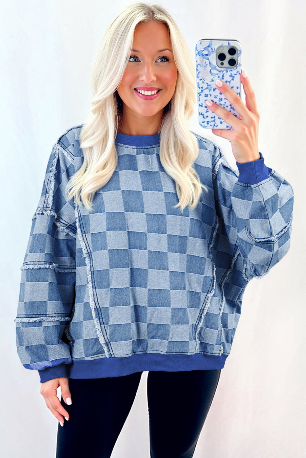 Pull oversize en denim bleu ciel à détails bruts et à motif damier