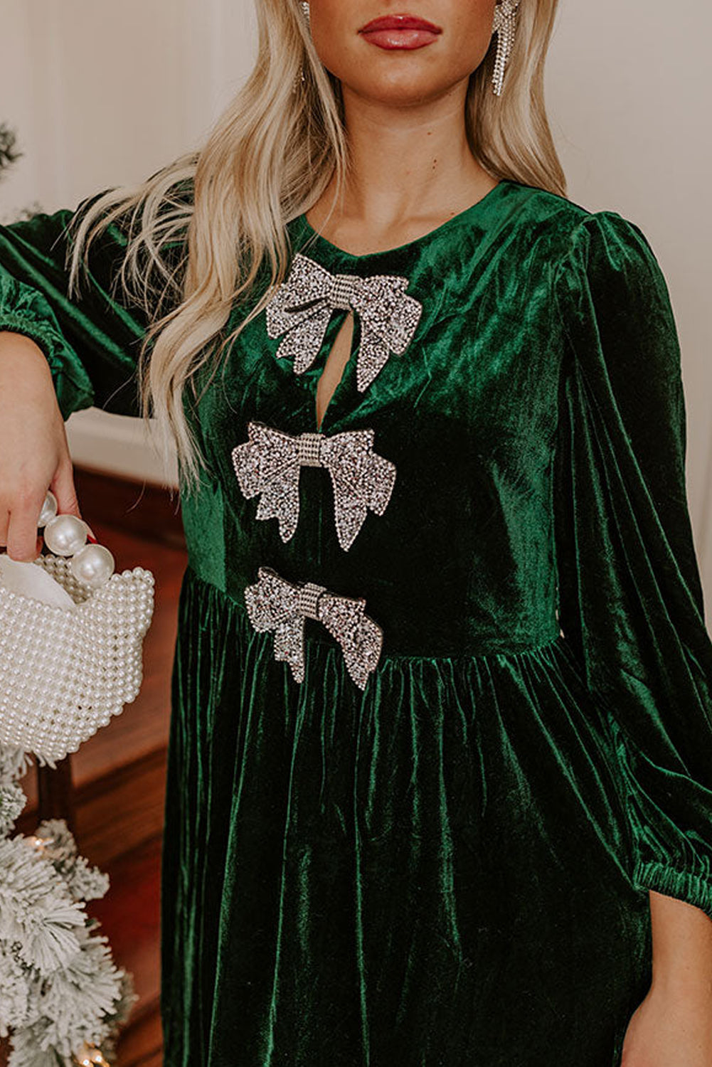 Vestido mini de terciopelo con cintura alta y decoración de lazo Evergreen