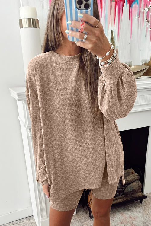 Ensemble pull à manches bouffantes côtelé kaki foncé et short cycliste en maille