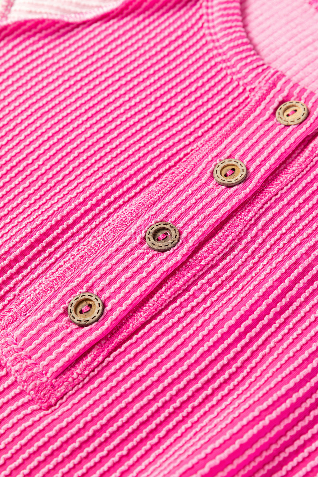 T-shirt Henley à manches courtes rose vif à côtes torsadées et patchwork color block