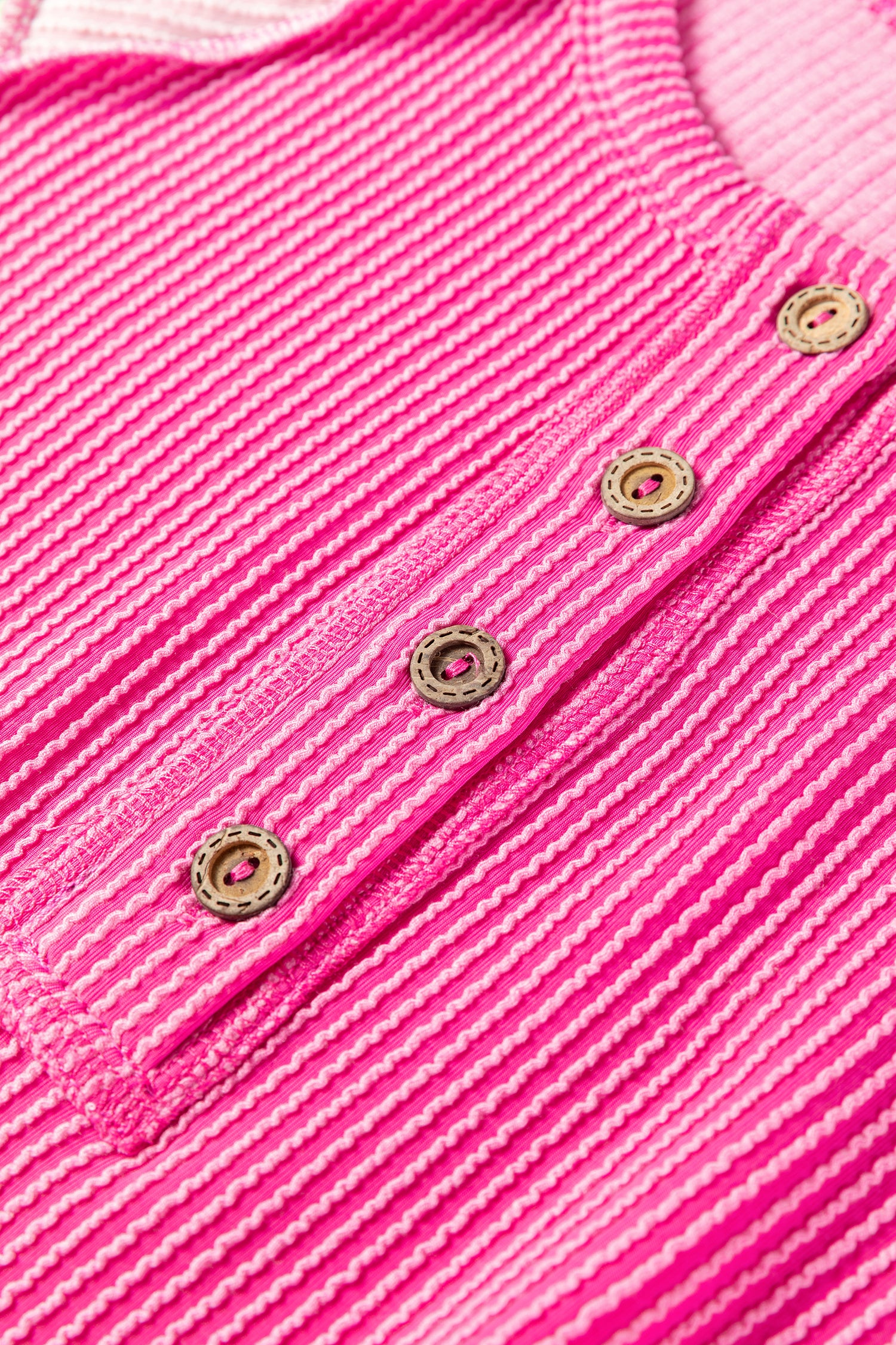 T-shirt Henley à manches courtes rose vif à côtes torsadées et patchwork color block