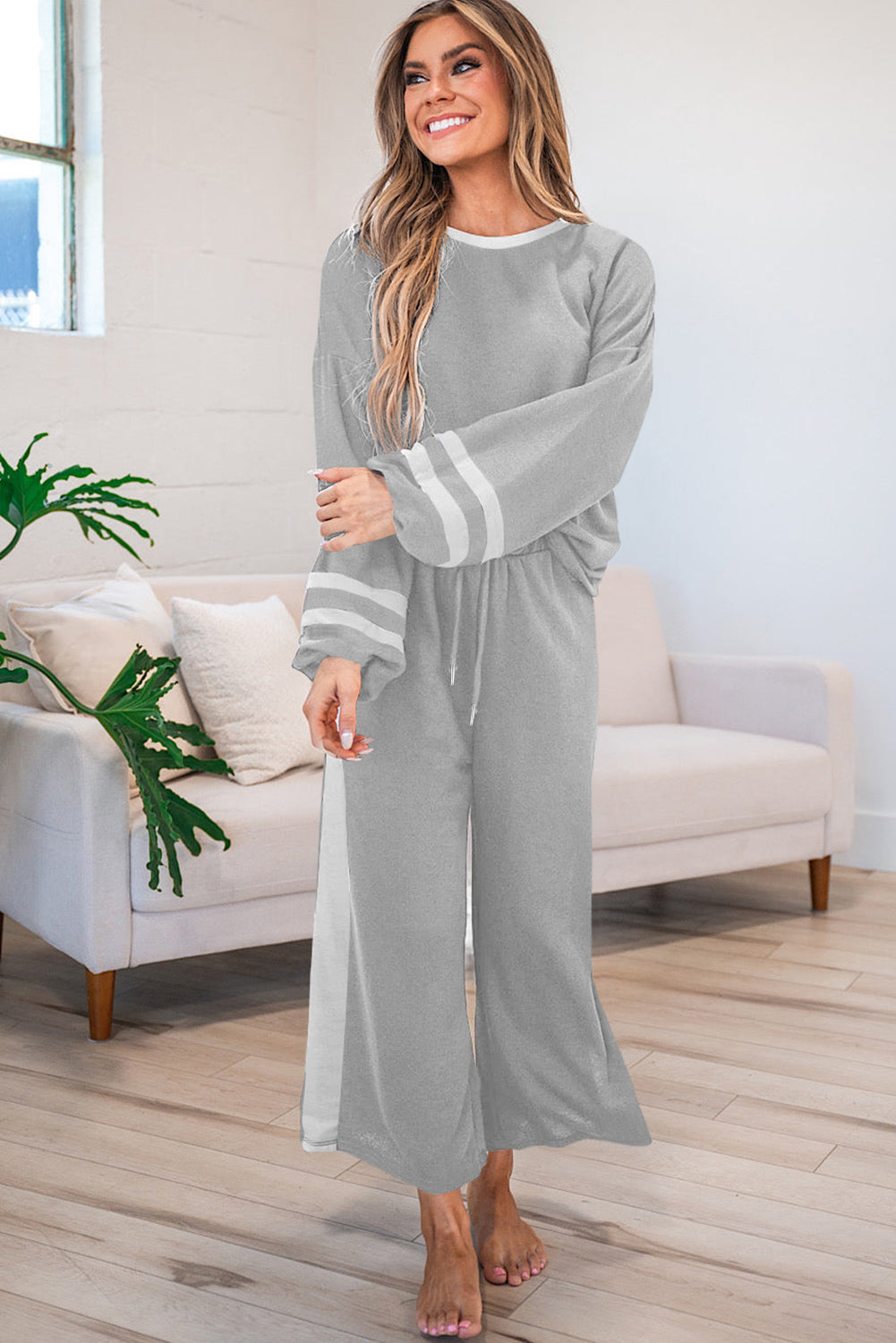 Conjunto de jersey y pantalón de manga larga con ribete en contraste gris