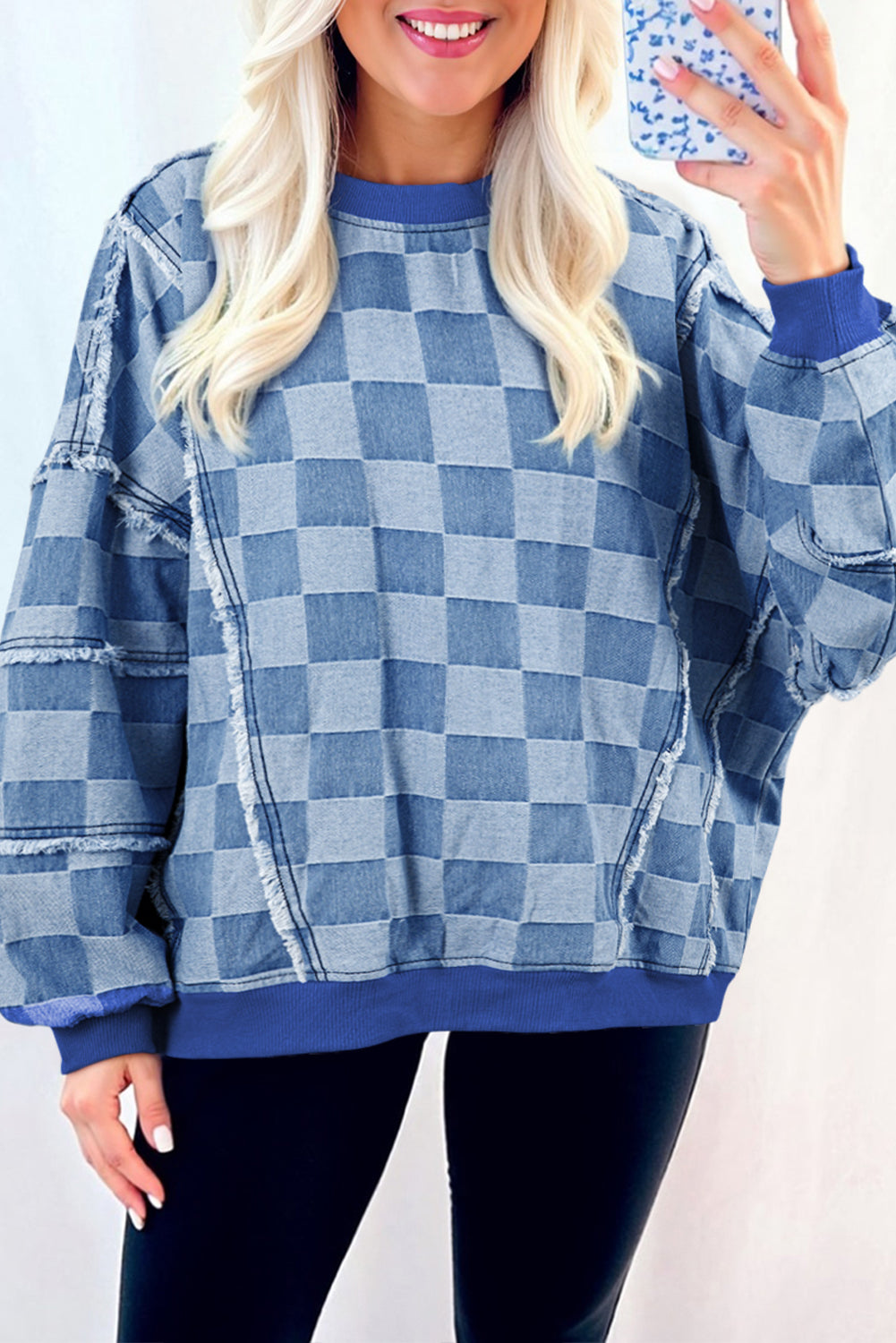 Pull oversize en denim bleu ciel à détails bruts et à motif damier