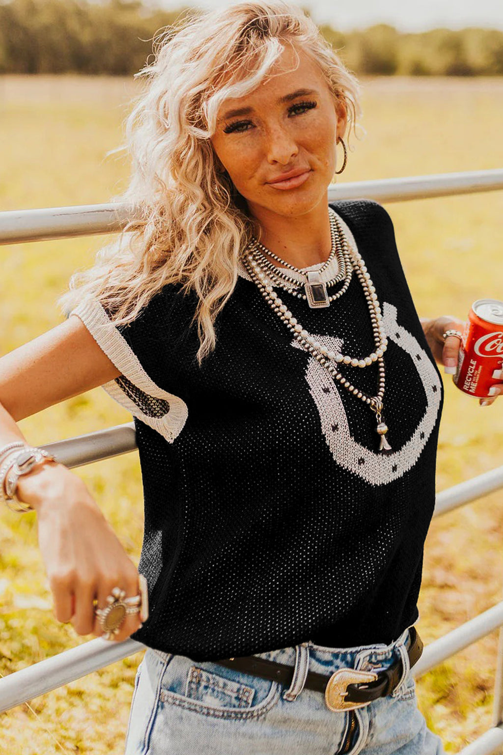 Black Horse Shoe Pattern Contrast Trim Short Sleeve Sweater