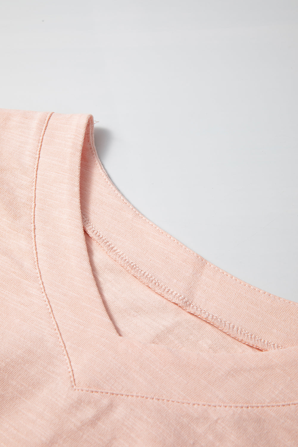 Top oversize con escote en V, mangas con brazalete y flores de patchwork rosa de los años 60