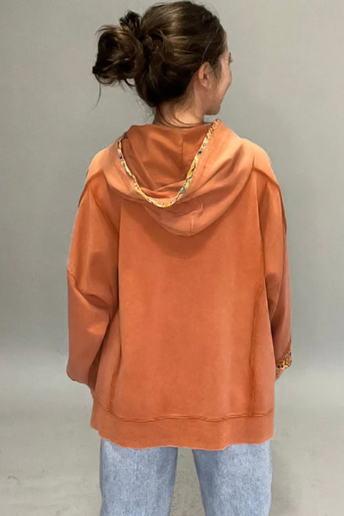 Sweat à capuche à cordon de serrage et fente latérale en patchwork floral Flamingo Mix