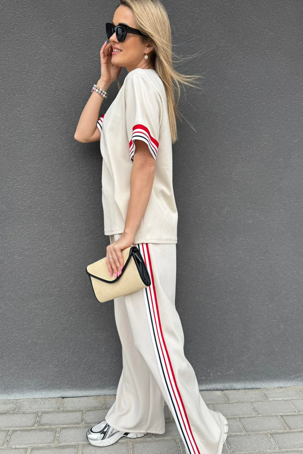 Ensemble t-shirt à col rond à rayures contrastées Jet Stream et pantalon droit ample