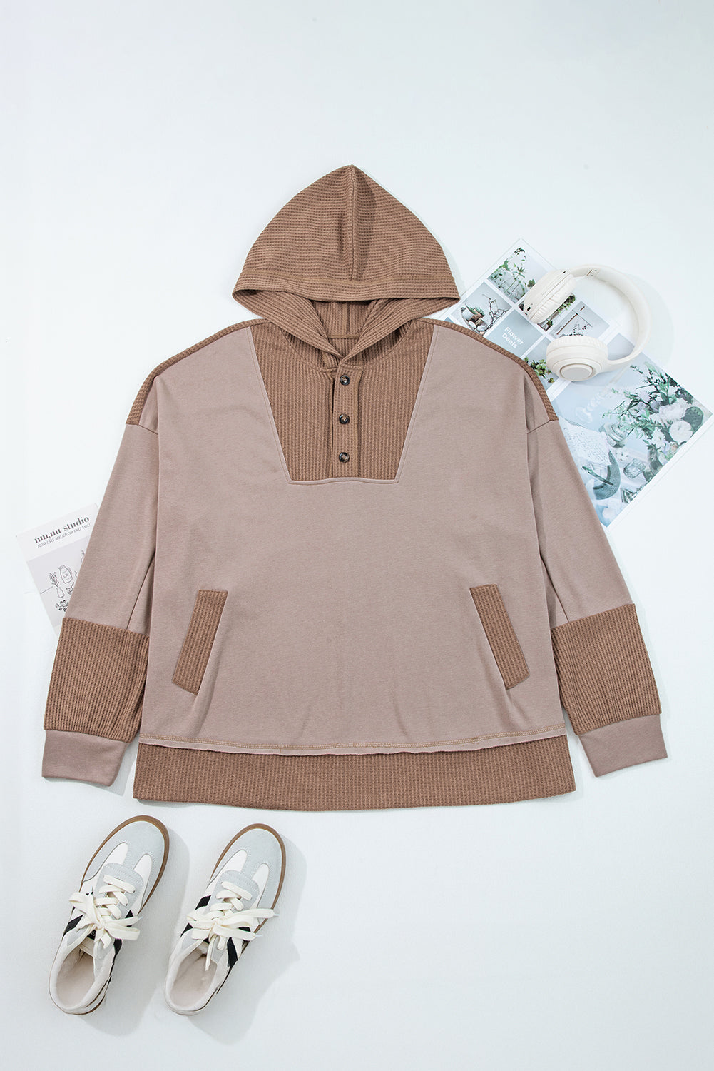 Sudadera con capucha y bolsillos de talla grande con diseño de gofres de cabra